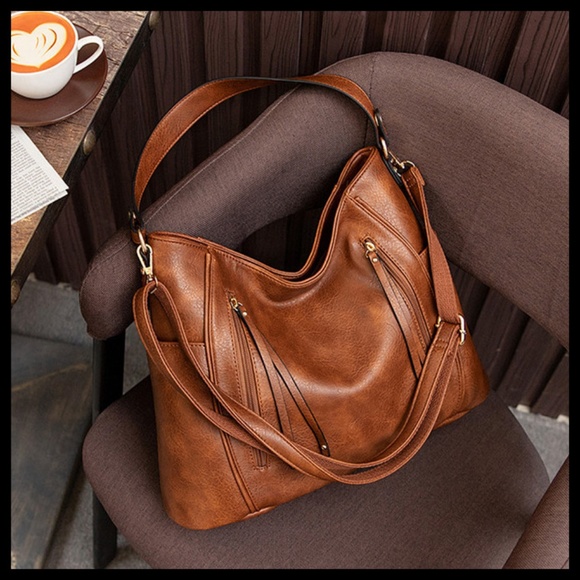 #NEW LISBON Hobo Crossbody A - Picture 2 of 8